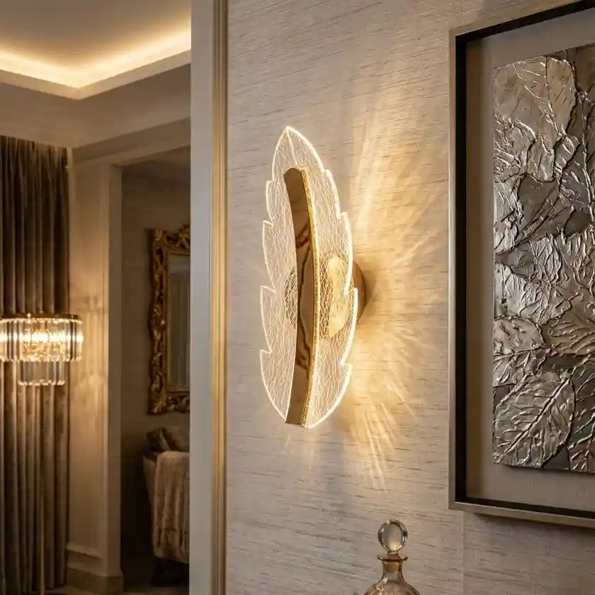 C81 Wall Lamp