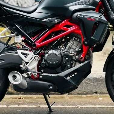 Honda CB 150R Exmotion ABS Black 4000KM thumbnail 3