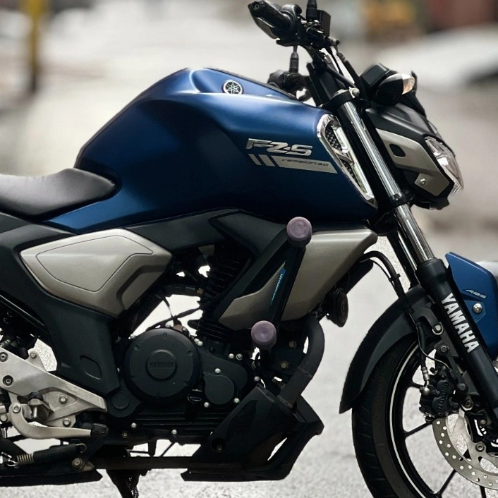 Yamaha FZS V3 3D ABS OFFICIAL Blue 7500K.M thumbnail 3