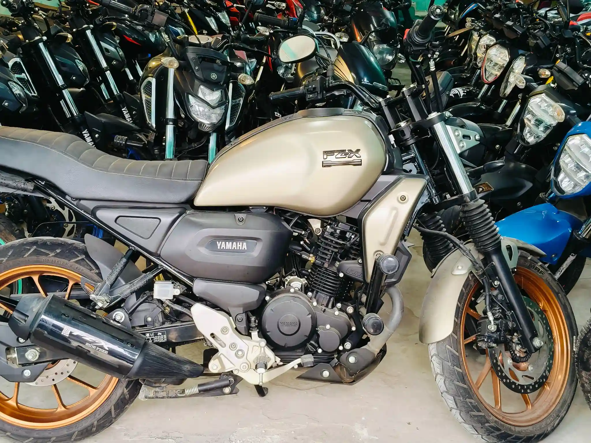 Yamaha FZX ABS Matte Titan 5242KM