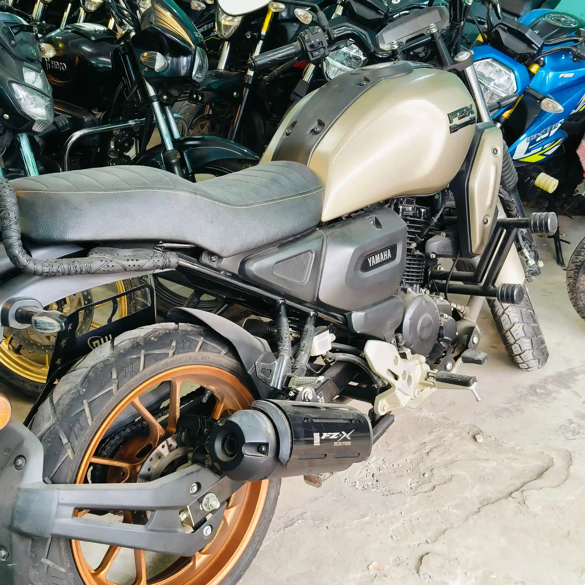 Yamaha FZX ABS Matte Titan 5242KM