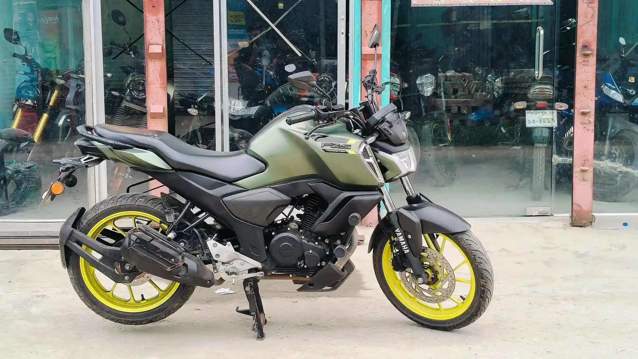 Yamaha FZS V4 Black ABS 15854KM