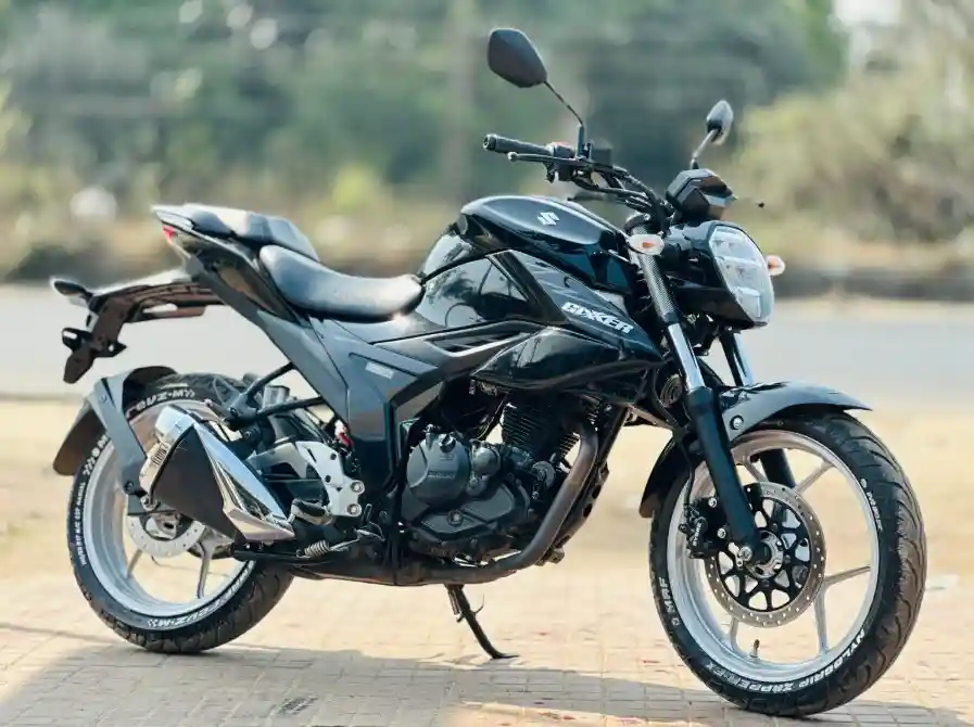 GIXXER Fi DD Black 5100KM