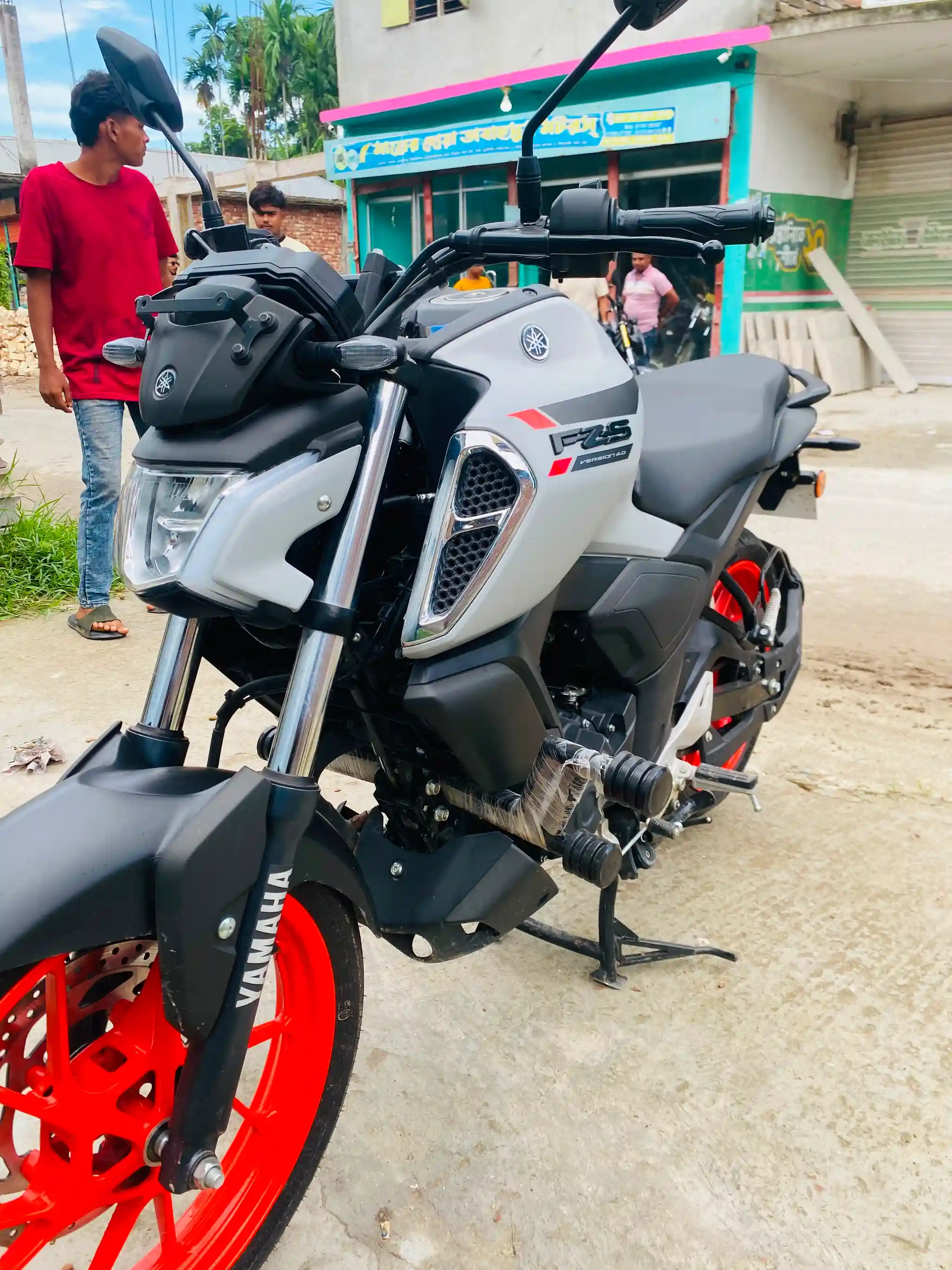 Yamaha FZS V4 ABS 6200KM thumbnail 4