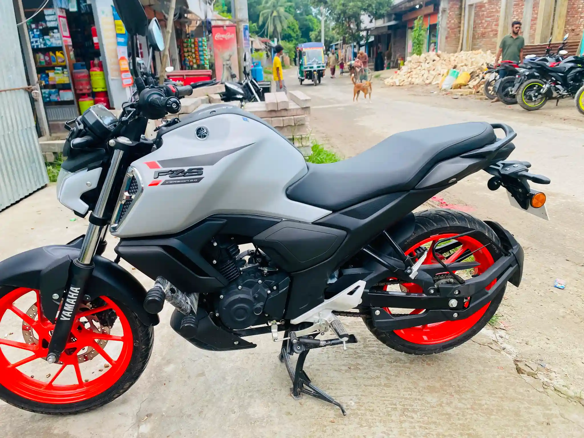 Yamaha FZS V4 ABS 6200KM thumbnail 2