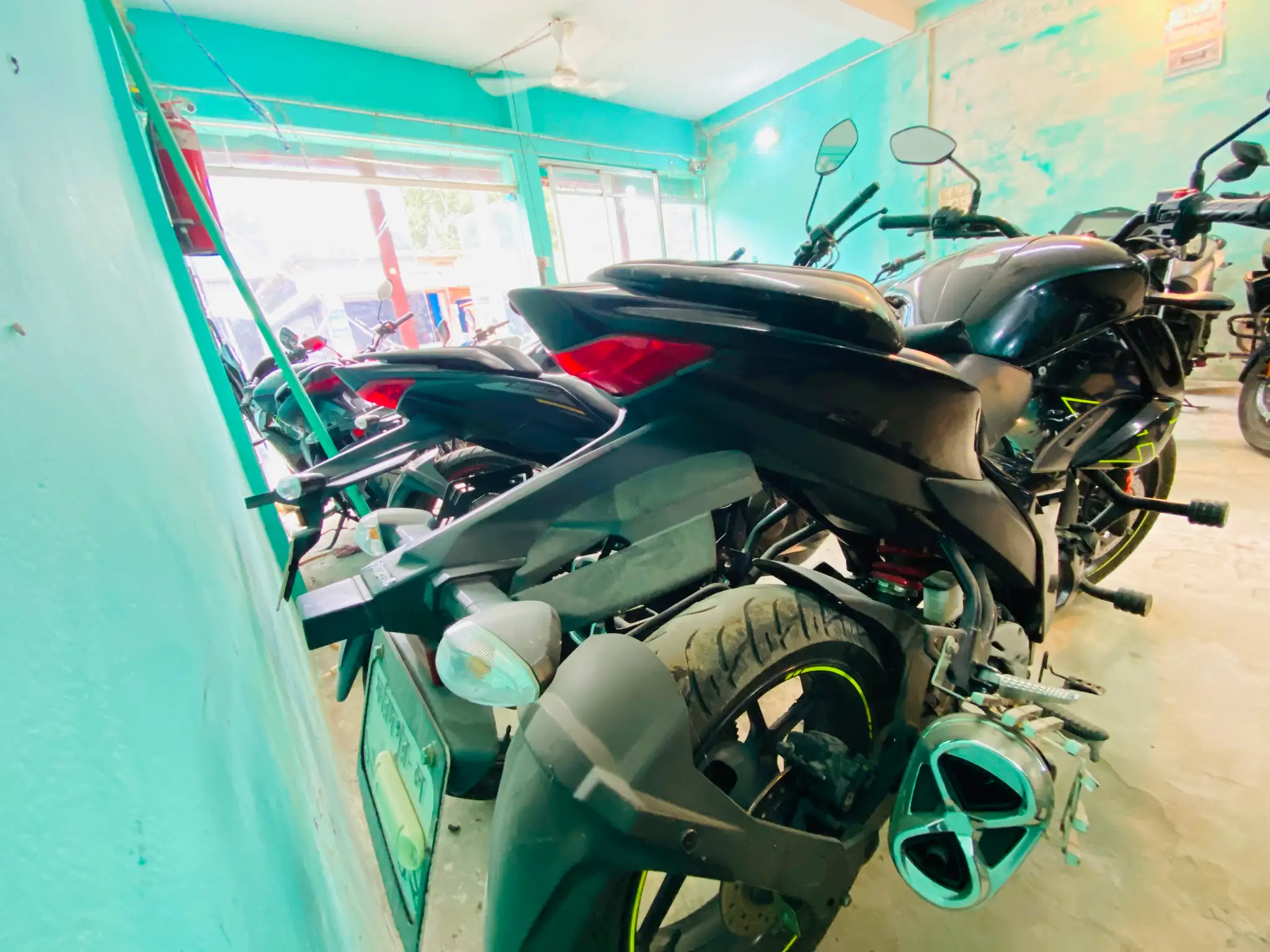 Suzuki Gixxer Carb Black 7633KM thumbnail 3