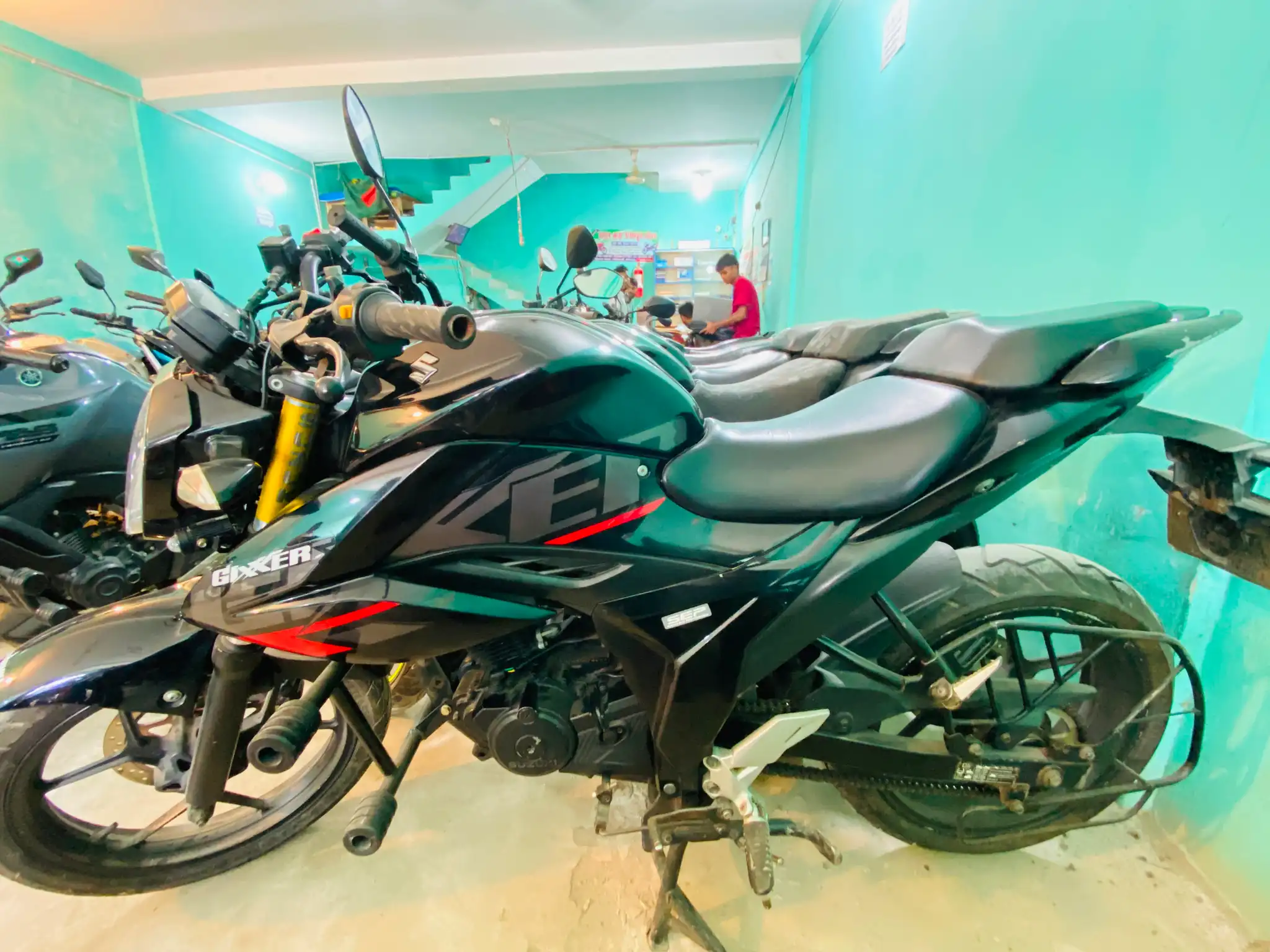 Suzuki Gixxer Fi Abs Black 44360KM  thumbnail 3