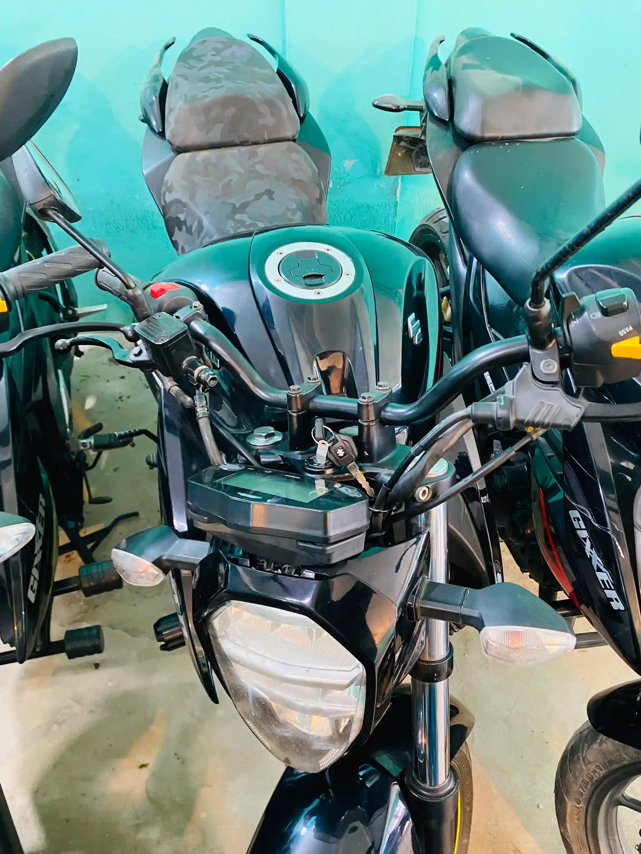 Suzuki Gixxer Fi Abs Black 9120KM 