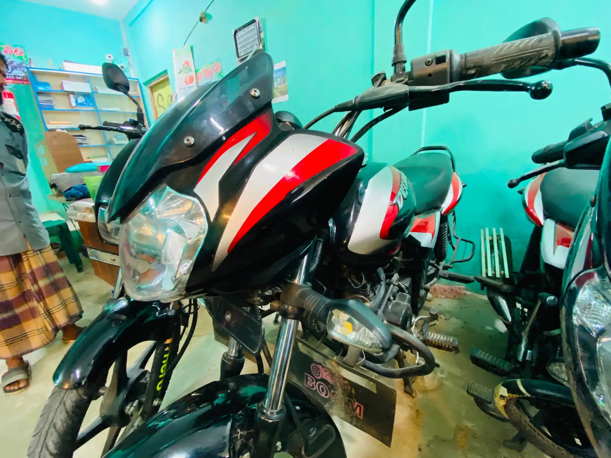 Bajaj Discover 125cc Black 6253Km thumbnail 3