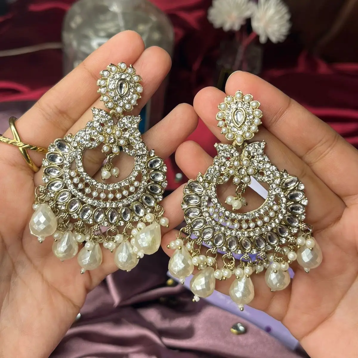 kundon white rhinestone Earrings