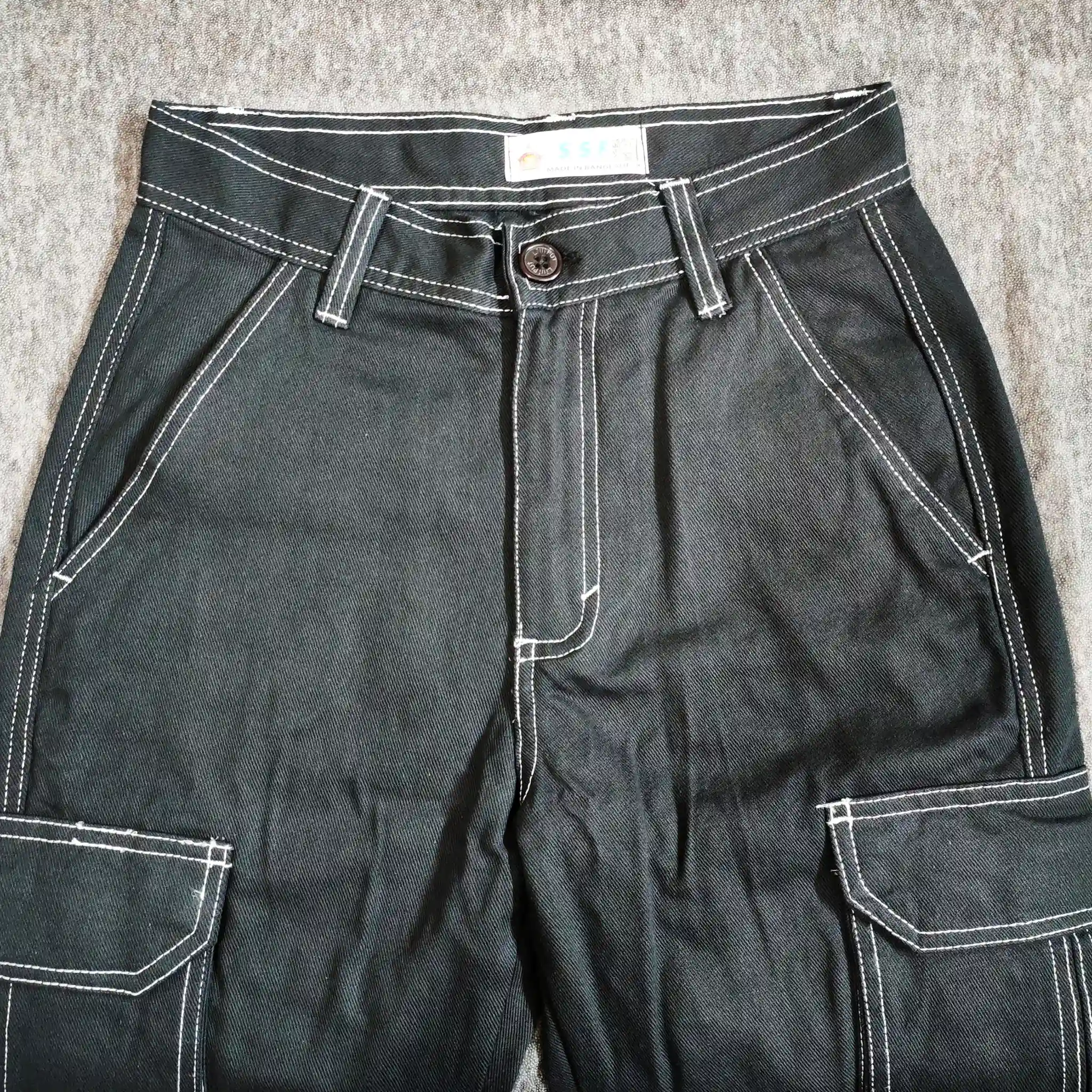 Black Contrast Baggy Cargo thumbnail 2